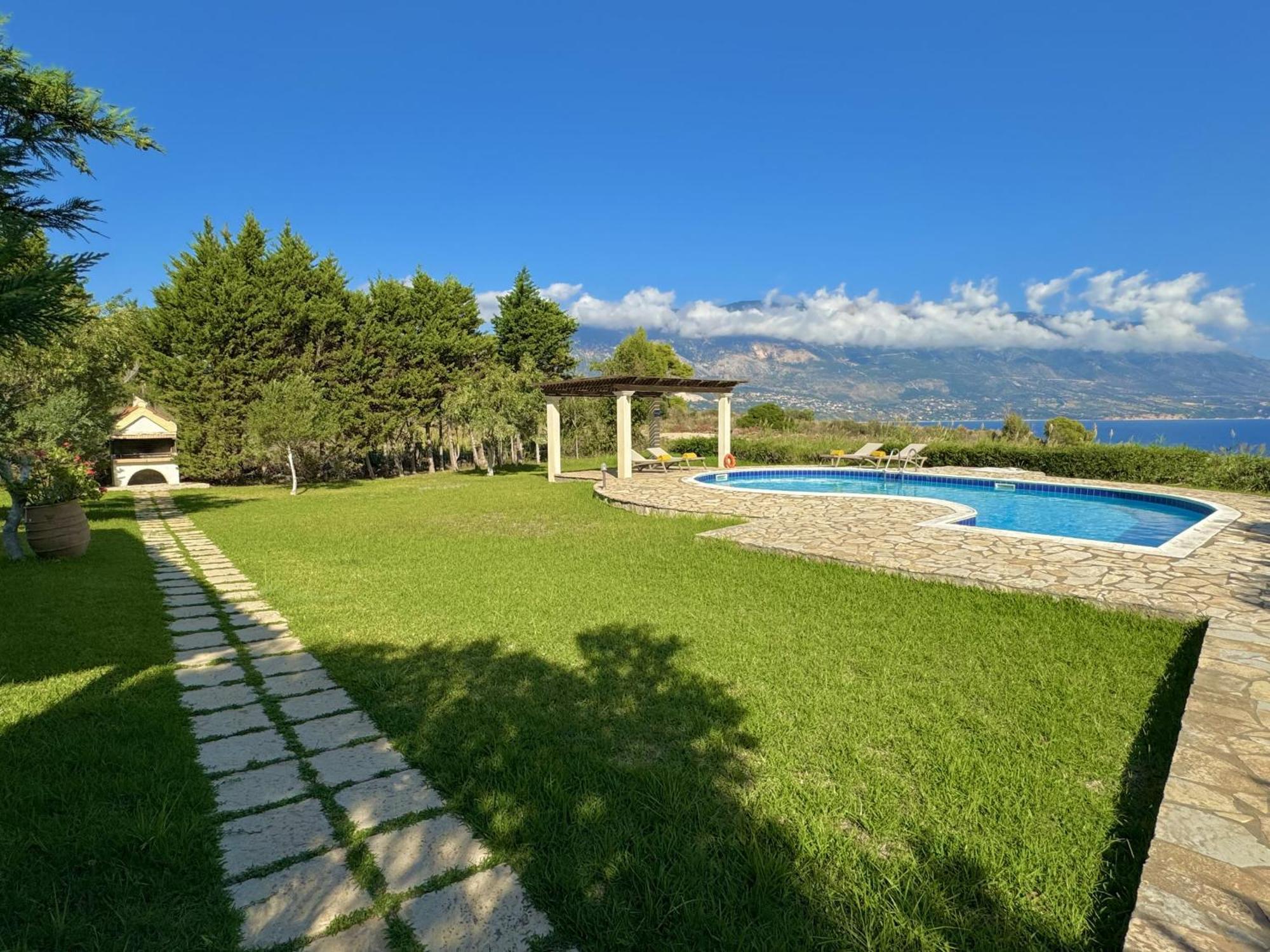 Villa Neptune Livathos  エクステリア 写真
